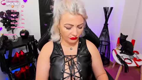 Snapshot of mistress_catsnow chatting on January 2025 01:24:02 PM Miss CatSnow online show from January 2025 01:24:02 PM