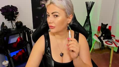 Snapshot of mistress_catsnow chatting on January 2025 10:34:02 AM Miss CatSnow online show from January 2025 10:34:02 AM