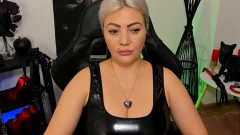 Snapshot of mistress_catsnow chatting on January 2025 01:36:02 PM Miss CatSnow online show from January 2025 01:36:02 PM