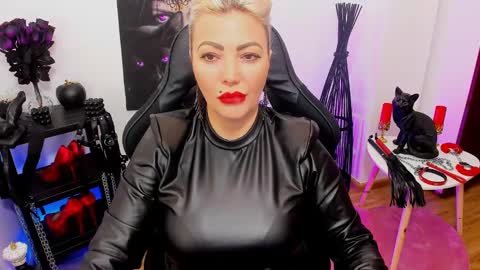 Snapshot of mistress_catsnow chatting on February 2025 10:50:02 AM Miss CatSnow online show from February 2025 10:50:02 AM