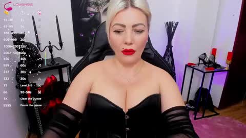 Snapshot of mistress_catsnow chatting on February 2025 02:23:02 PM Miss CatSnow online show from February 2025 02:23:02 PM