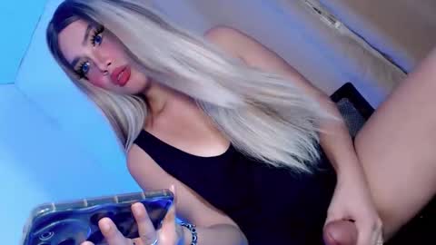 mistress kim18 online show from November 2025 04:44:02 AM