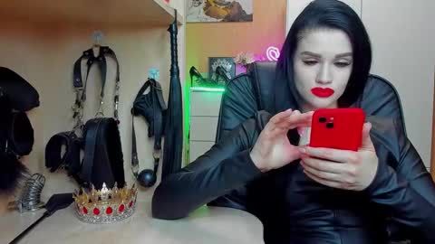 Snapshot of mistress_kristi chatting on November 2025 07:13:02 PM Mistress Kristi online show from November 2025 07:13:02 PM