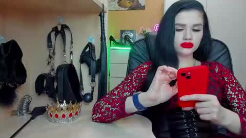 Snapshot of mistress_kristi chatting on November 2025 09:09:01 PM Mistress Kristi online show from November 2025 09:09:01 PM