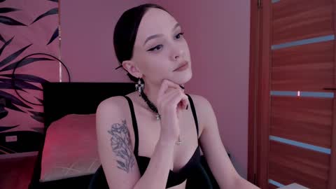 Mistress Mia online show from February 2025 12:00:01 PM