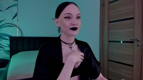 Mistress Mia online show from October 2025 02:01:02 AM