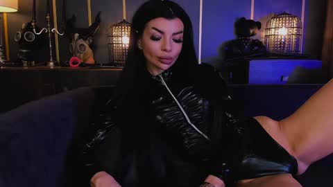 Snapshot of mistresselenia chatting on December 2024 11:23:02 AM Elenia online show from December 2024 11:23:02 AM