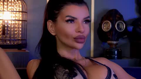 Snapshot of mistresselenia chatting on October 2025 12:24:02 PM Elenia online show from October 2025 12:24:02 PM