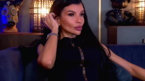 Elenia online show from May 2026 02:13:01 PM