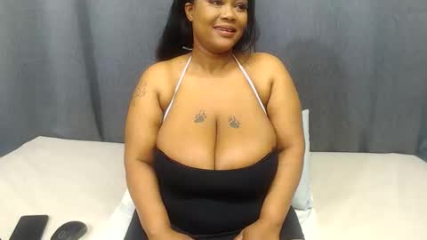 Snapshot of mistressofmelons chatting on May 2026 07:15:01 AM MistressOfMelons online show from May 2026 07:15:01 AM
