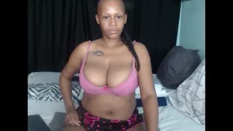 Snapshot of mistressshirleyx chatting on January 2025 01:29:01 AM mistressshirleyx online show from January 2025 01:29:01 AM