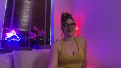 Miss X online show from October 2025 03:19:01 PM