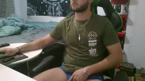 Snapshot of mistxss chatting on December 2024 10:30:01 PM mistxss online show from December 2024 10:30:01 PM