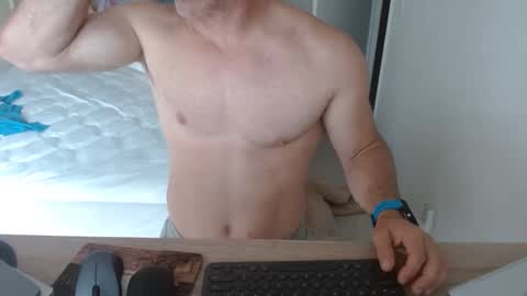 Snapshot of mitcheli chatting on February 2025 03:27:01 PM Onlyfans  online show from February 2025 03:27:01 PM