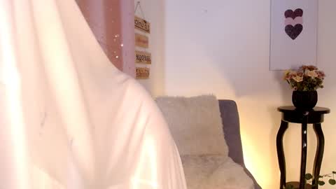 Snapshot of mitsuri_7777 chatting on December 2024 04:43:02 AM Liaaaaaaaa online show from December 2024 04:43:02 AM