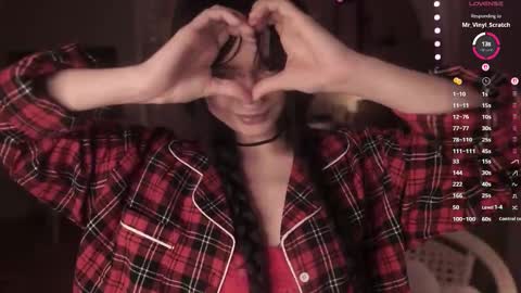 Yuka online show from December 2025 05:53:02 PM