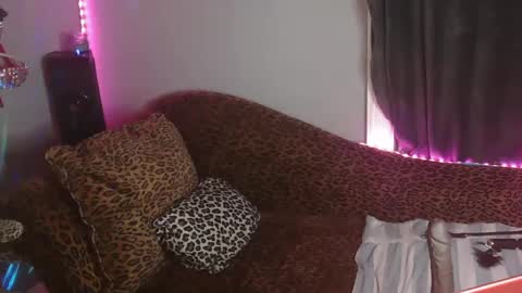 Snapshot of mixedlovers chatting on September 2025 02:16:02 AM Precious online show from September 2025 02:16:02 AM