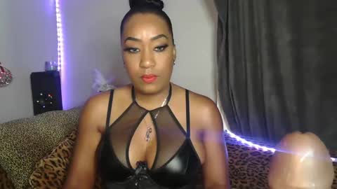 Snapshot of mixedlovers chatting on October 2025 06:39:02 PM Precious online show from October 2025 06:39:02 PM