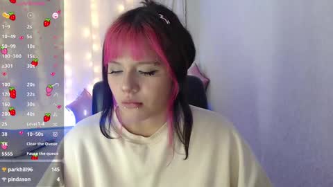 Snapshot of mixie_cute chatting on December 2024 01:06:02 AM mixie_cute online show from December 2024 01:06:02 AM