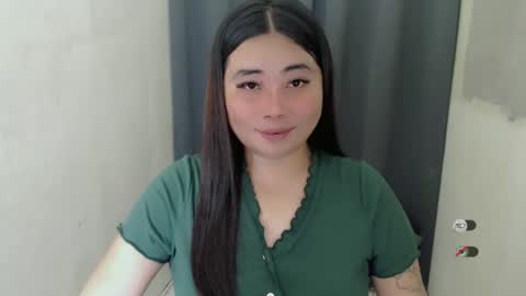 Snapshot of miya_licious chatting on February 2025 04:04:01 PM cassie marie online show from February 2025 04:04:01 PM