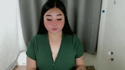 Snapshot of miya_licious chatting on November 2025 06:43:01 PM cassie marie online show from November 2025 06:43:01 PM