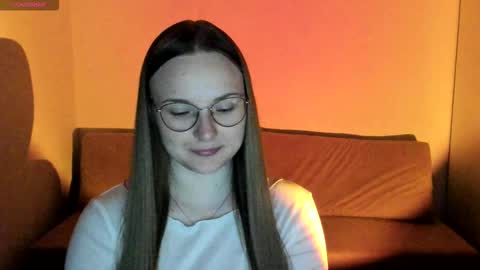 Miya online show from December 2025 10:26:01 PM