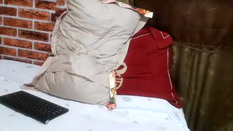 Cutiepie online show from November 2025 09:03:02 PM