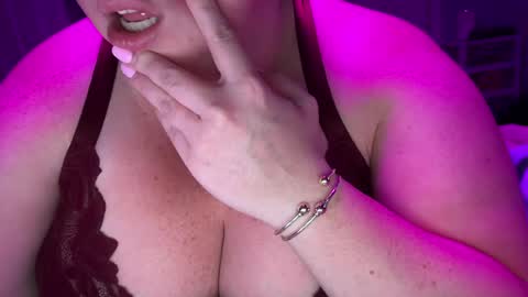 mkqueen42 online show from June 2026 02:16:01 AM