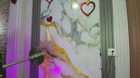 LUCRECIA   NEW ACCOUNT online show from February 2026 07:31:01 PM