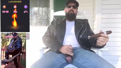 Snapshot of mmazsnake chatting on December 2024 06:27:02 PM SMOKINsnakeEYEZ online show from December 2024 06:27:02 PM