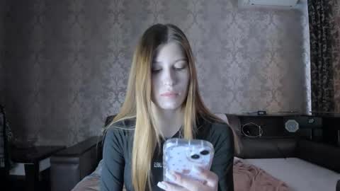 Snapshot of mmm_banana chatting on September 2025 10:37:01 AM Lili online show from September 2025 10:37:01 AM