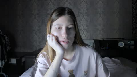 Snapshot of mmm_banana chatting on November 2025 10:36:01 AM Lili online show from November 2025 10:36:01 AM