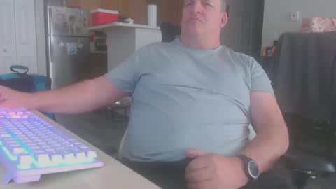 Snapshot of mmmthatsfunnn chatting on December 2024 06:05:01 PM mmmthatsfunnn online show from December 2024 06:05:01 PM