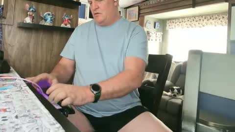 Snapshot of mmmthatsfunnn chatting on May 2026 10:15:02 PM mmmthatsfunnn online show from May 2026 10:15:02 PM