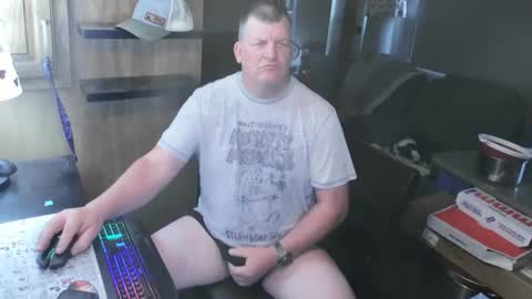 Snapshot of mmmthatsfunnn chatting on May 2026 05:18:02 PM mmmthatsfunnn online show from May 2026 05:18:02 PM
