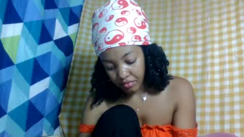 Snapshot of mmyriame chatting on June 2026 01:48:01 PM mmyriame online show from June 2026 01:48:01 PM