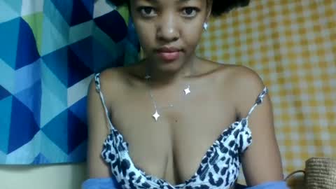 Snapshot of mmyriame chatting on June 2026 12:06:01 PM mmyriame online show from June 2026 12:06:01 PM