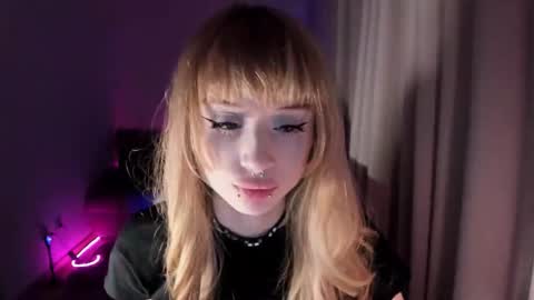 mnepohhh online show from March 2026 11:01:01 PM