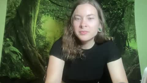 Snapshot of mo0n_goddess chatting on June 2026 05:38:02 AM Misty online show from June 2026 05:38:02 AM