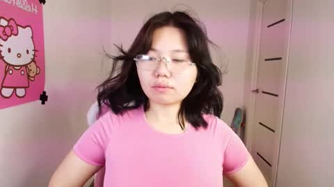 Snapshot of moana_light chatting on September 2025 02:26:02 AM hey meet with me online show from September 2025 02:26:02 AM