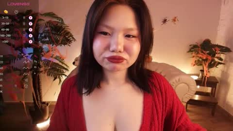 Snapshot of moana_light chatting on October 2025 02:12:01 AM hey meet with me online show from October 2025 02:12:01 AM