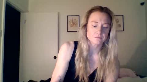 mockingbirds91 online show from April 2026 03:15:01 AM