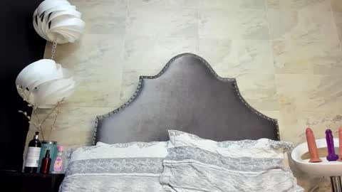 Sophia  online show from March 2026 07:18:02 PM