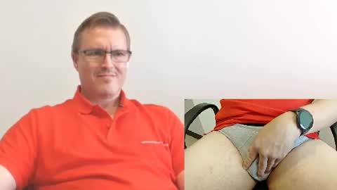 Snapshot of moe_001 chatting on October 2025 06:59:01 PM Moe online show from October 2025 06:59:01 PM