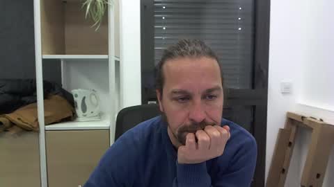 Julien online show from January 2025 12:06:01 PM