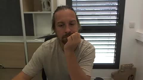 Julien online show from September 2025 10:50:01 AM