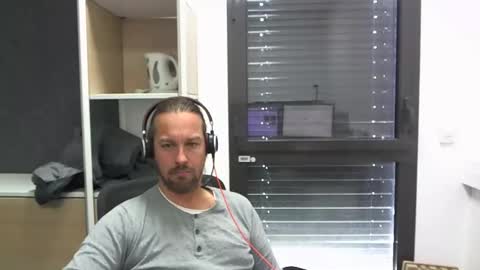 Julien online show from October 2025 10:23:02 AM