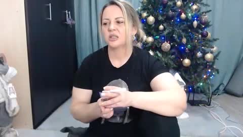 Snapshot of mojjo_erika chatting on December 2024 09:31:01 AM erika online show from December 2024 09:31:01 AM