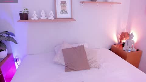 Snapshot of moll1e_ chatting on February 2025 11:42:02 AM M o L l i E online show from February 2025 11:42:02 AM