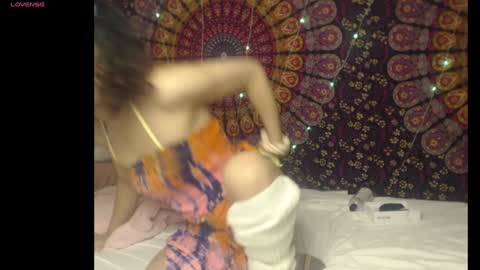 Snapshot of molli3mil3s chatting on December 2024 10:58:01 PM molli3mil3s online show from December 2024 10:58:01 PM